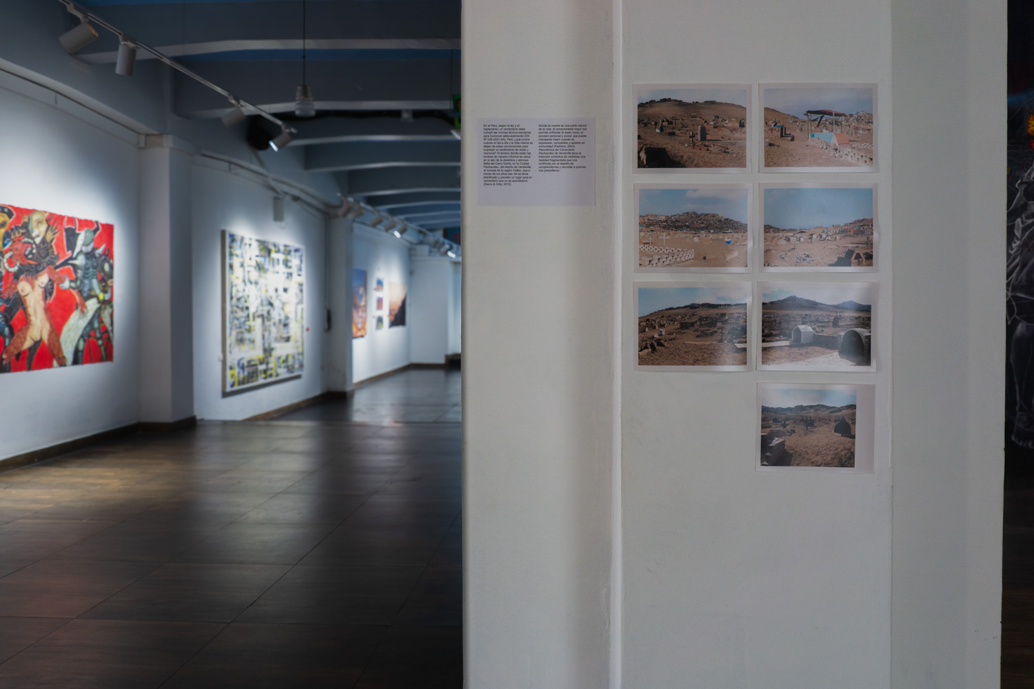 Registro fotográfico de la exposición Causa Migrante. Galería Martín Yepez, 2026, Lima, Perú.