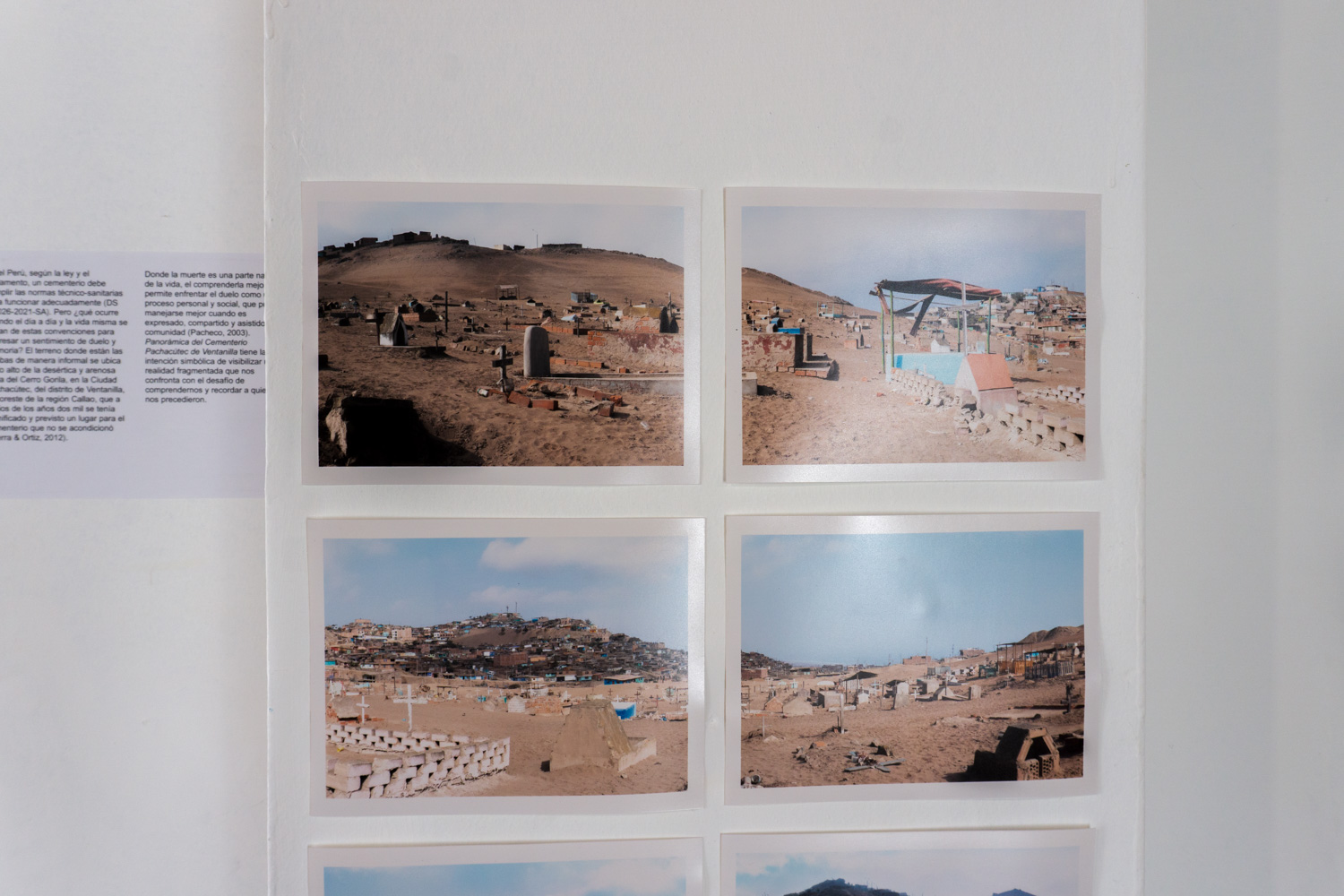 Registro fotográfico de la exposición Causa Migrante. Galería Martín Yepez, 2026, Lima, Perú.