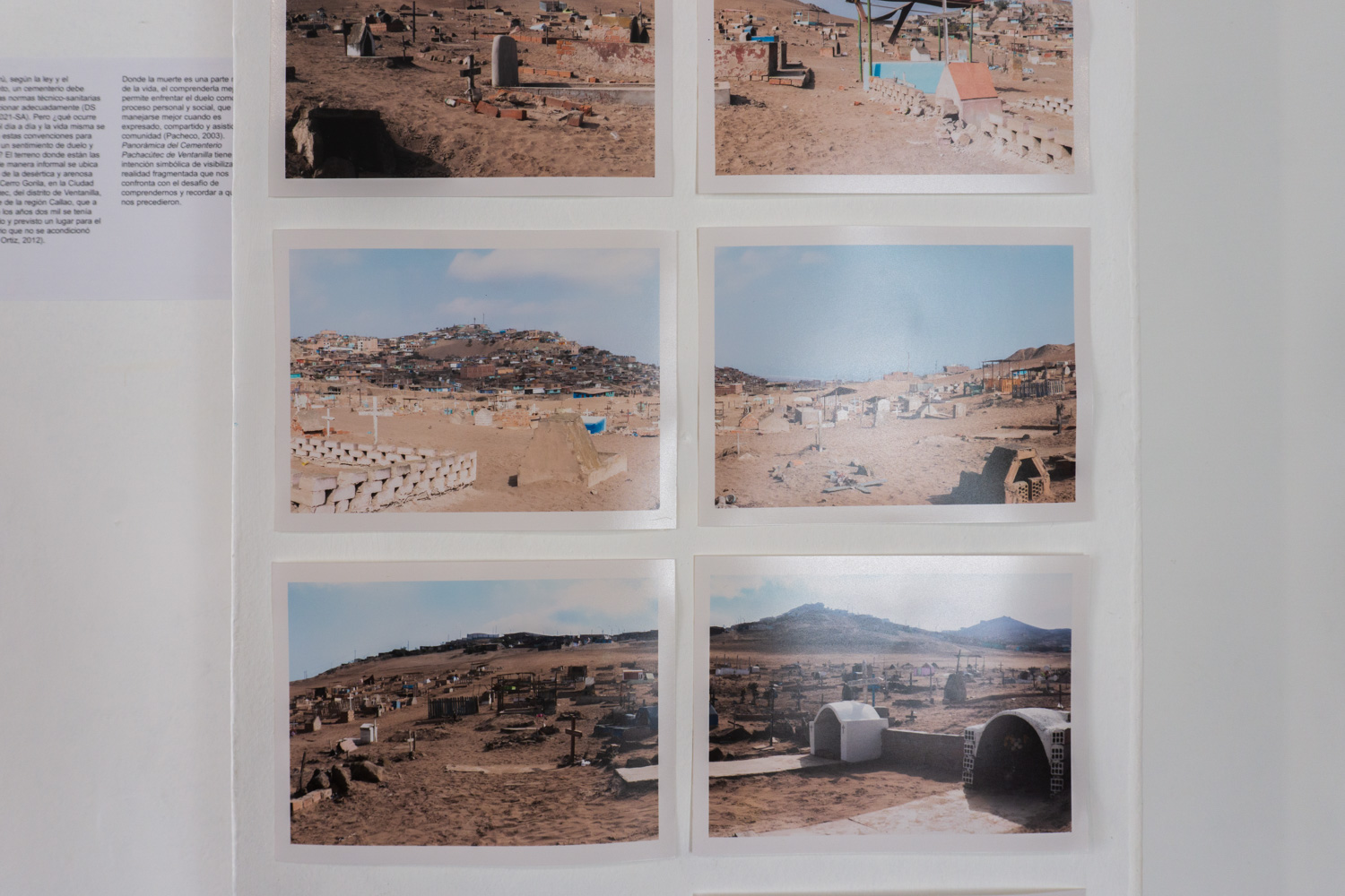Registro fotográfico de la exposición Causa Migrante. Galería Martín Yepez, 2026, Lima, Perú.